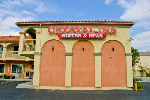 Crystal Inn Suites & Spas image 3