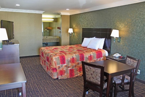 Crystal Inn Suites & Spas image 49